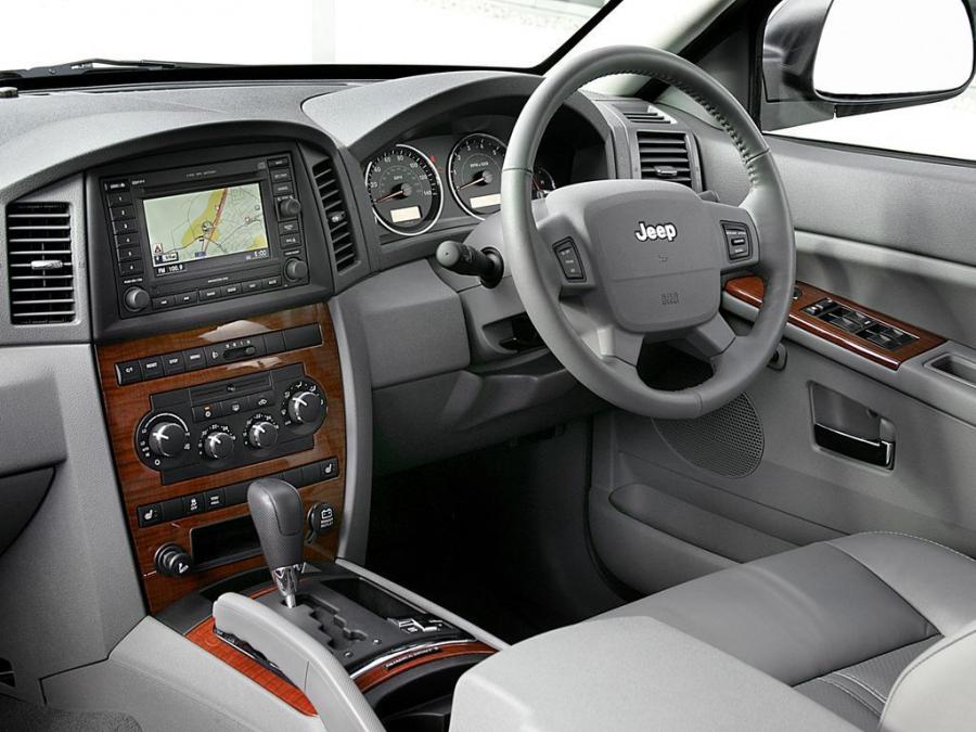  Jeep Grand Cherokee 5.7 Limited 2005 года  (UK) (фото 3 из 13)